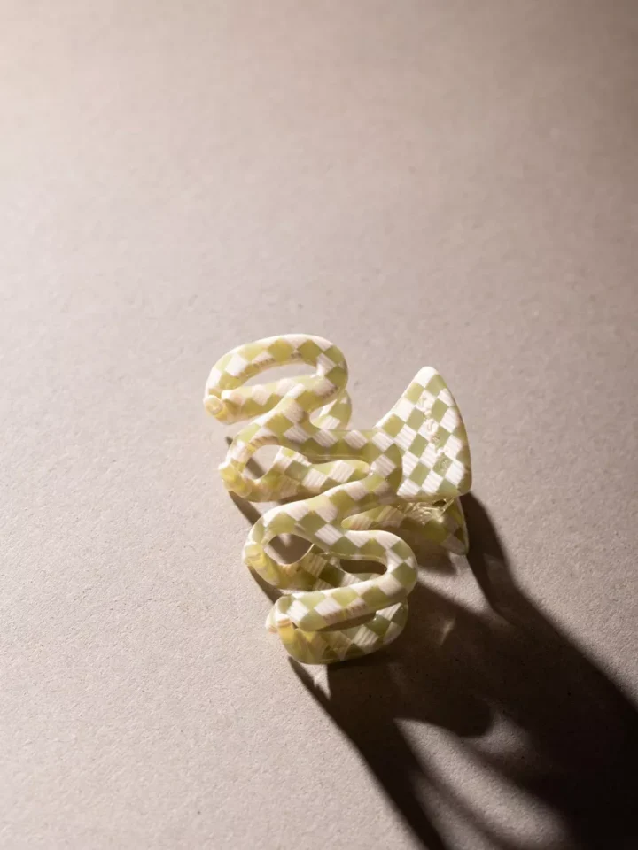 juukseklamber Wave Basil